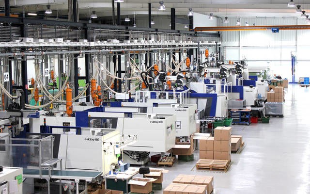 Which factors affect the efficiency of packaging production in Vietnam?